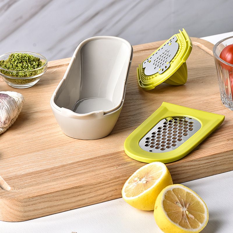 Manual lemon juicer